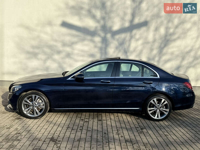 Седан Mercedes-Benz C-Class 2019 в Ужгороде