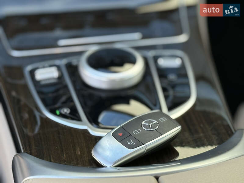 Седан Mercedes-Benz C-Class 2019 в Ужгороде