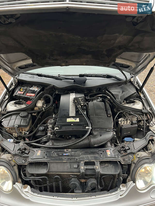 Седан Mercedes-Benz C-Class 2005 в Кривом Роге