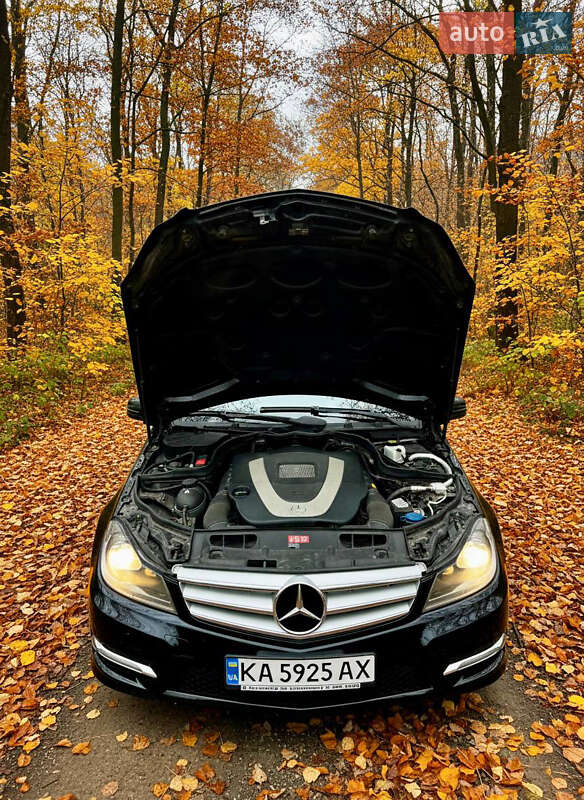 Седан Mercedes-Benz C-Class 2011 в Киеве