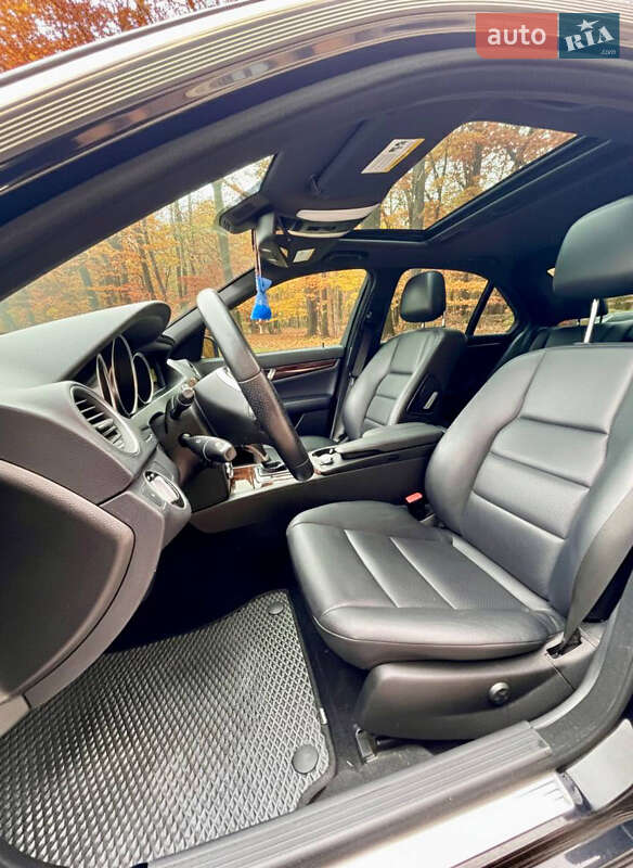 Седан Mercedes-Benz C-Class 2011 в Киеве