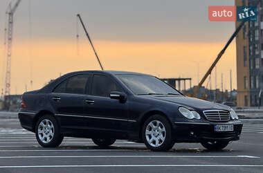Седан Mercedes-Benz C-Class 2006 в Ровно