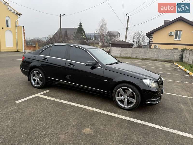 Седан Mercedes-Benz C-Class 2011 в Киеве