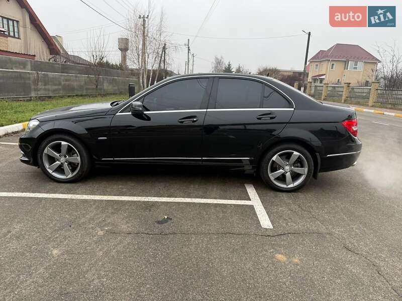 Седан Mercedes-Benz C-Class 2011 в Киеве