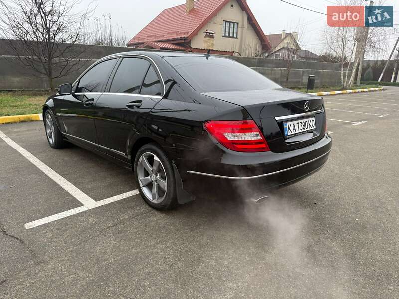 Седан Mercedes-Benz C-Class 2011 в Киеве
