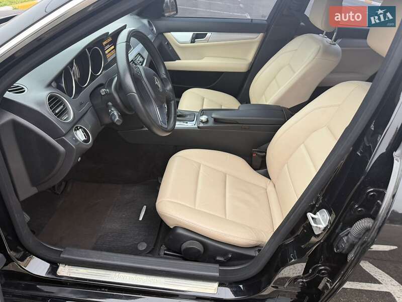 Седан Mercedes-Benz C-Class 2011 в Киеве