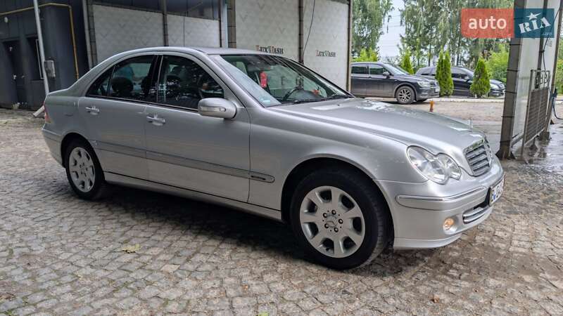 Седан Mercedes-Benz C-Class 2004 в Тернополе