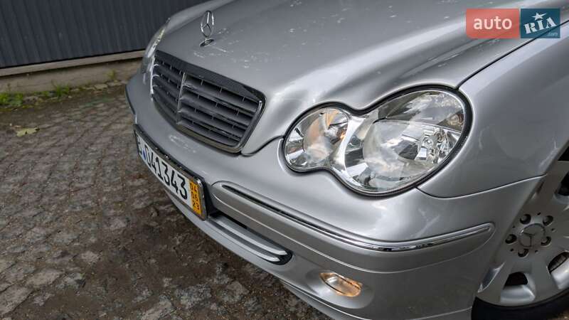 Седан Mercedes-Benz C-Class 2004 в Тернополе