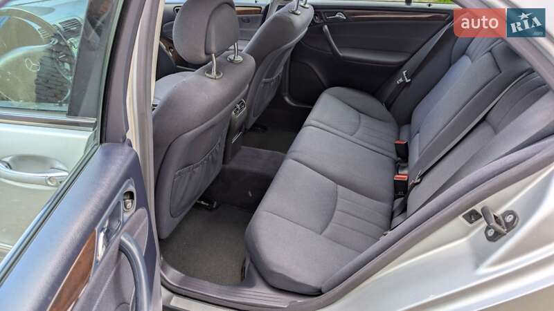 Седан Mercedes-Benz C-Class 2004 в Тернополе