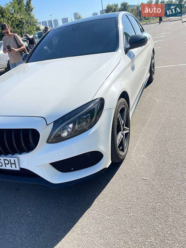 Седан Mercedes-Benz C-Class 2015 в Киеве