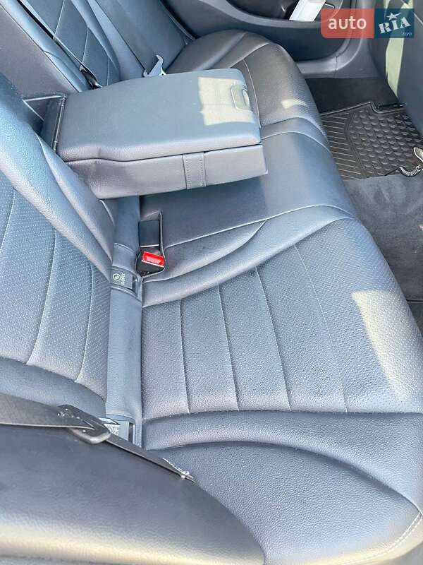 Седан Mercedes-Benz C-Class 2015 в Киеве