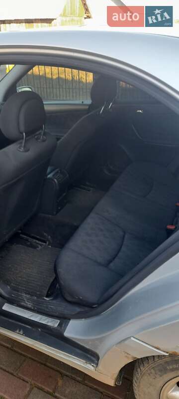 Седан Mercedes-Benz C-Class 2001 в Чернівцях