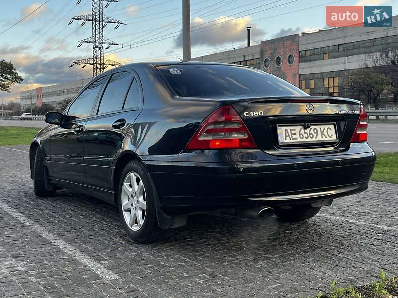 Седан Mercedes-Benz C-Class 2006 в Дніпрі