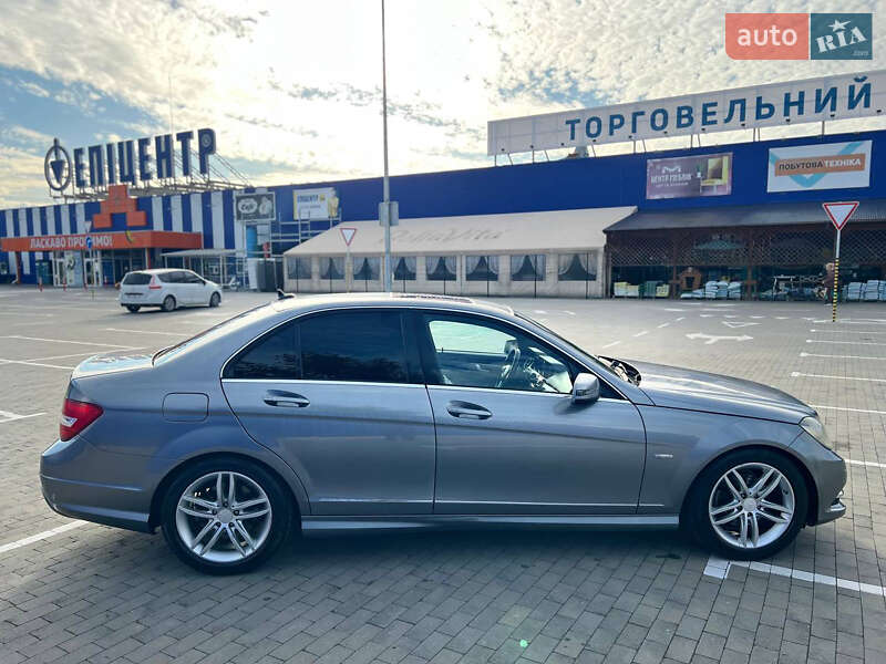 Седан Mercedes-Benz C-Class 2011 в Киеве