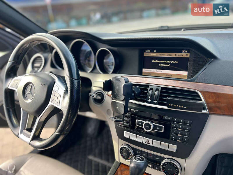 Седан Mercedes-Benz C-Class 2011 в Киеве