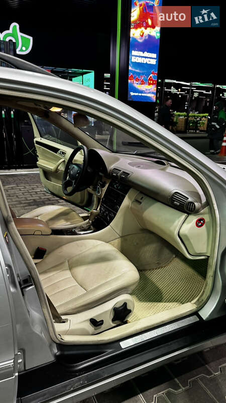 Універсал Mercedes-Benz C-Class 2004 в Одесі