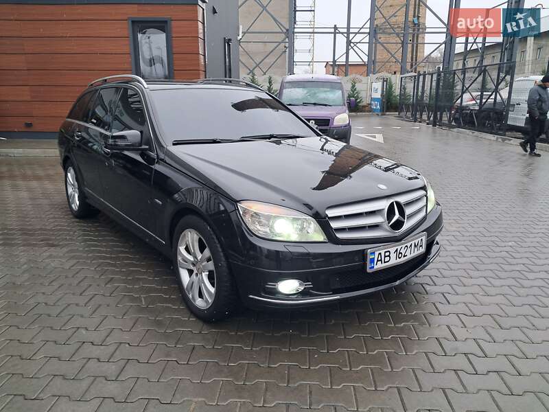Універсал Mercedes-Benz C-Class 2010 в Могилів-Подільському