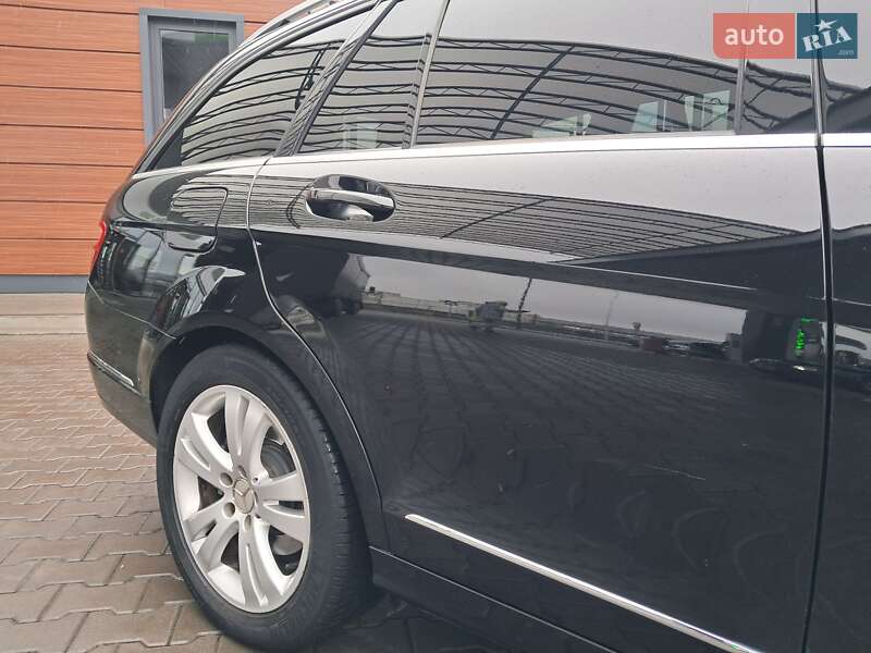 Універсал Mercedes-Benz C-Class 2010 в Могилів-Подільському