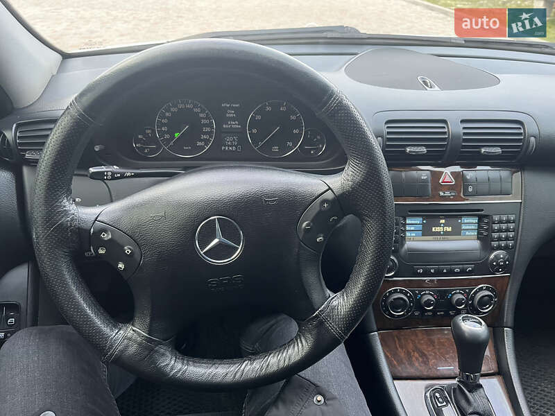 Універсал Mercedes-Benz C-Class 2005 в Кропивницькому