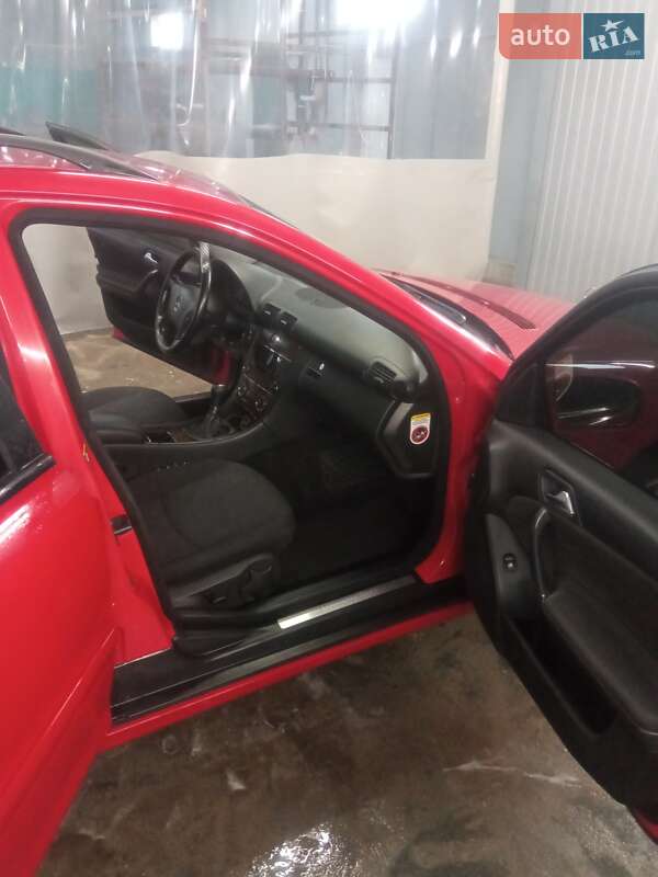 Универсал Mercedes-Benz C-Class 2006 в Радомышле