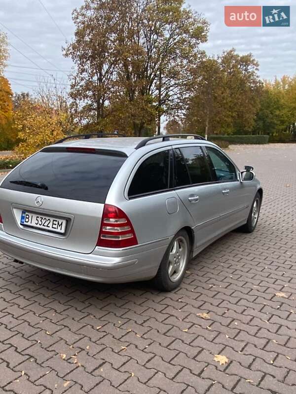 Mercedes-Benz C-Class 2005
