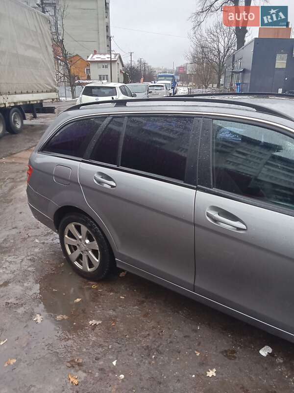 Універсал Mercedes-Benz C-Class 2010 в Львові