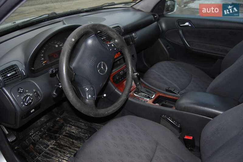 Універсал Mercedes-Benz C-Class 2003 в Хусті