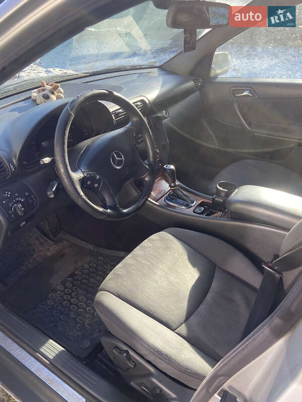 Седан Mercedes-Benz C-Class 2002 в Кицмани