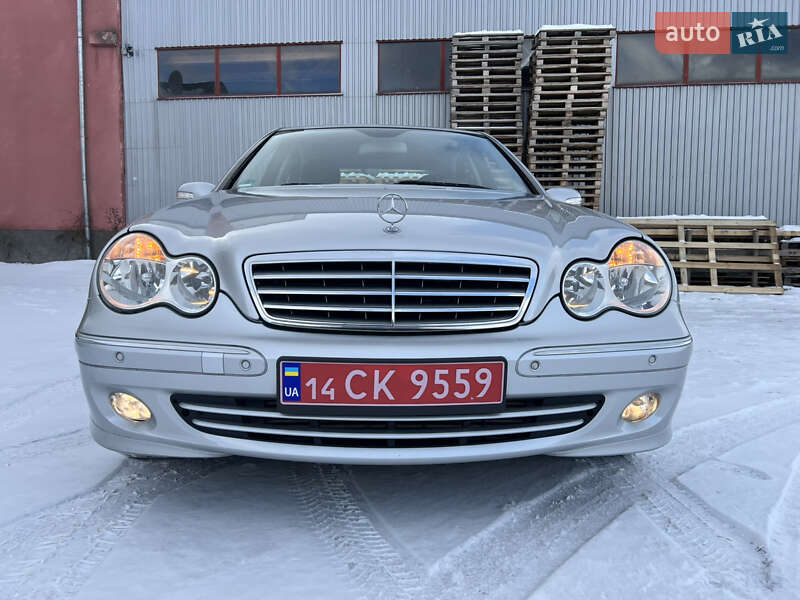 Седан Mercedes-Benz C-Class 2005 в Надвірній