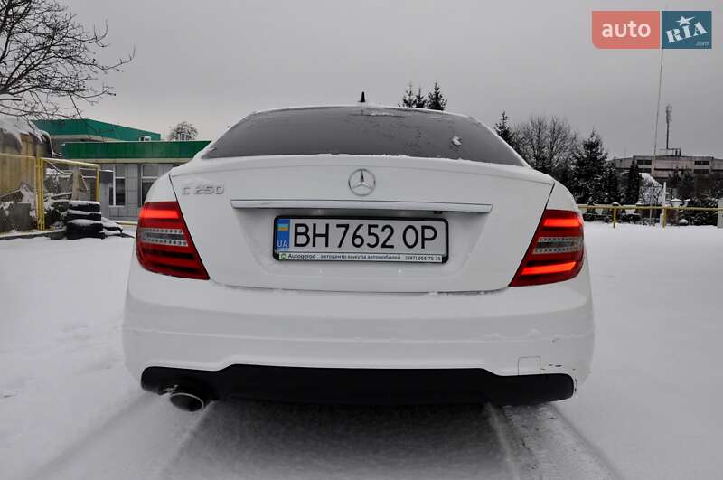 Седан Mercedes-Benz C-Class 2014 в Львові