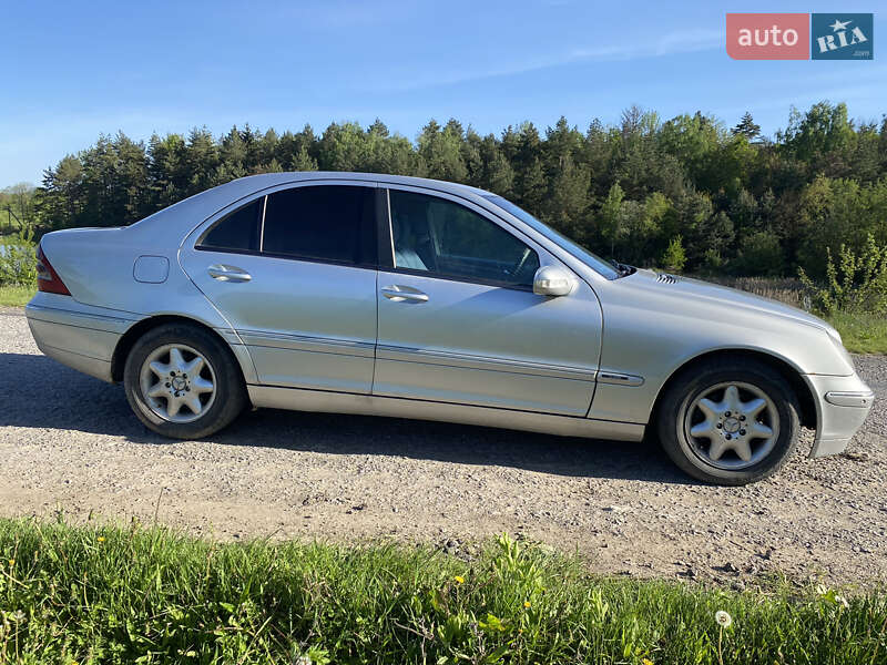 Седан Mercedes-Benz C-Class 2001 в Бару