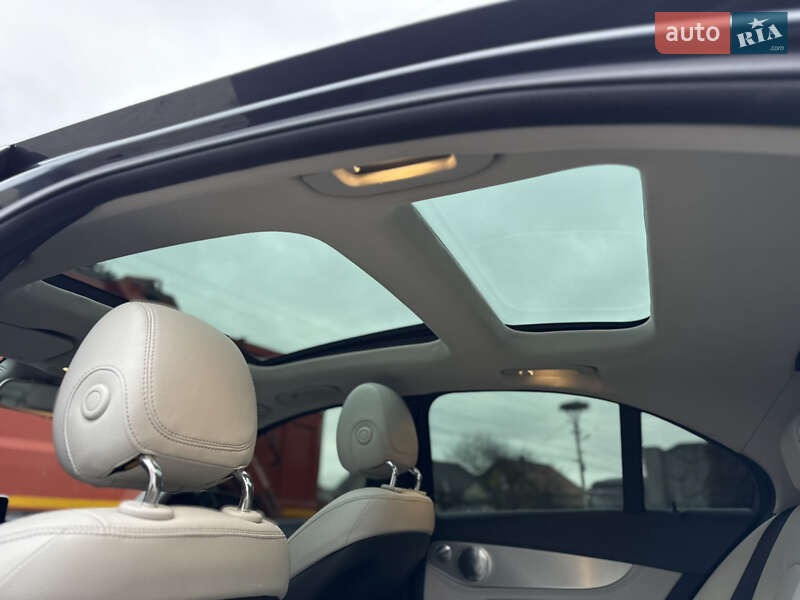 Седан Mercedes-Benz C-Class 2016 в Львове