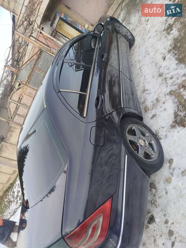 Седан Mercedes-Benz C-Class 2001 в Чернівцях