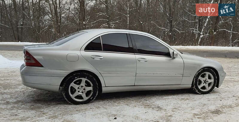 Седан Mercedes-Benz C-Class 2000 в Харкові