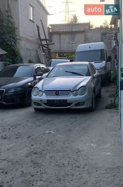 Купе Mercedes-Benz C-Class 2004 в Вышгороде
