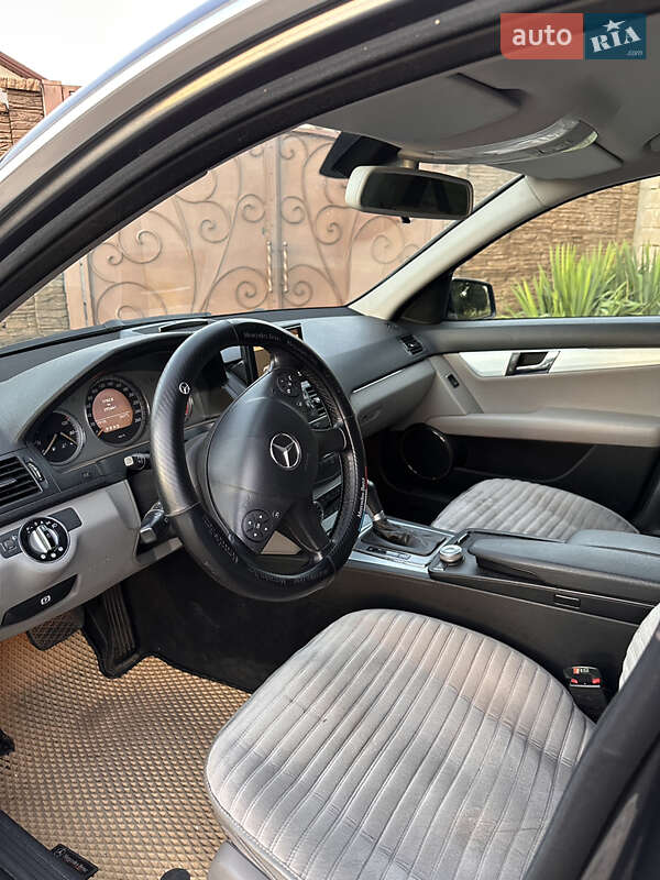 Седан Mercedes-Benz C-Class 2007 в Запорожье