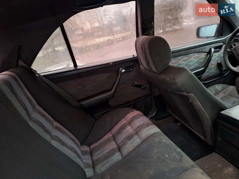 Седан Mercedes-Benz C-Class 1994 в Черновцах фото 28 Седан Mercedes-Benz C-Class 1994 в Черновцах