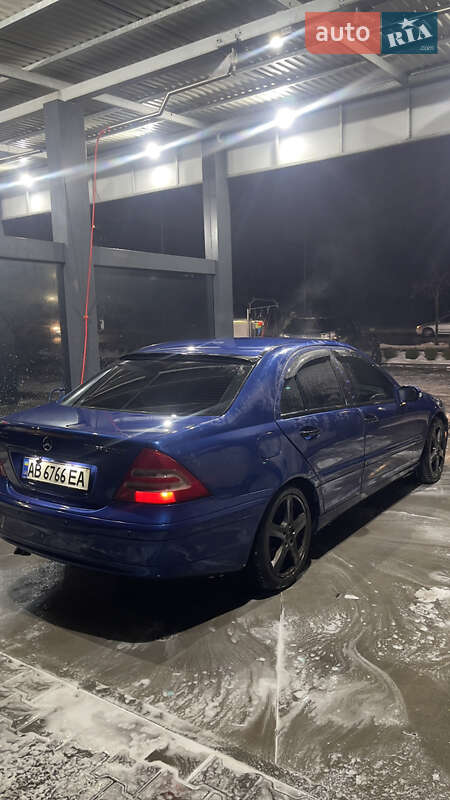 Седан Mercedes-Benz C-Class 2003 в Виннице