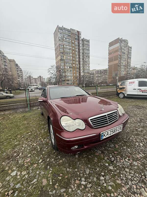 Mercedes-Benz C-Class 2004