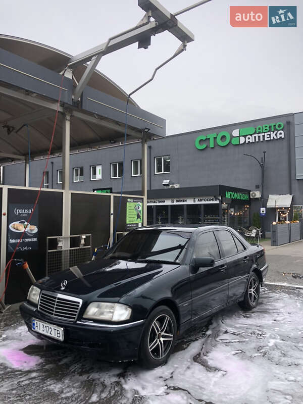 Mercedes-Benz C-Class 1995