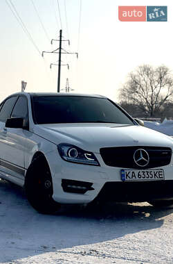 Седан Mercedes-Benz C-Class 2013 в Чернігові