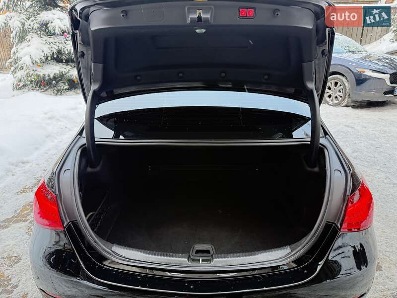 Седан Mercedes-Benz C-Class 2023 в Києві