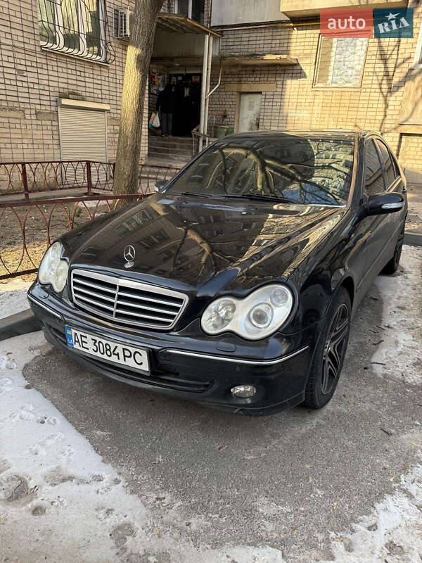 Mercedes-Benz C-Class 2004