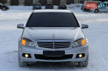 Седан Mercedes-Benz C-Class 2010 в Звягелі