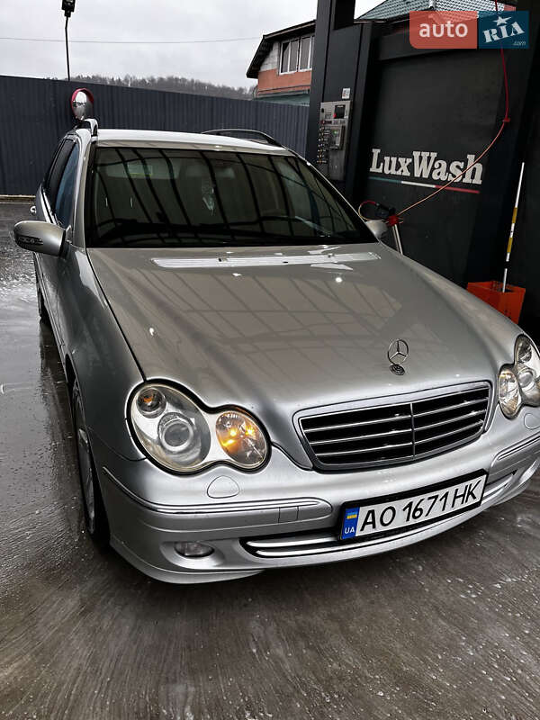 Mercedes-Benz C-Class 2006