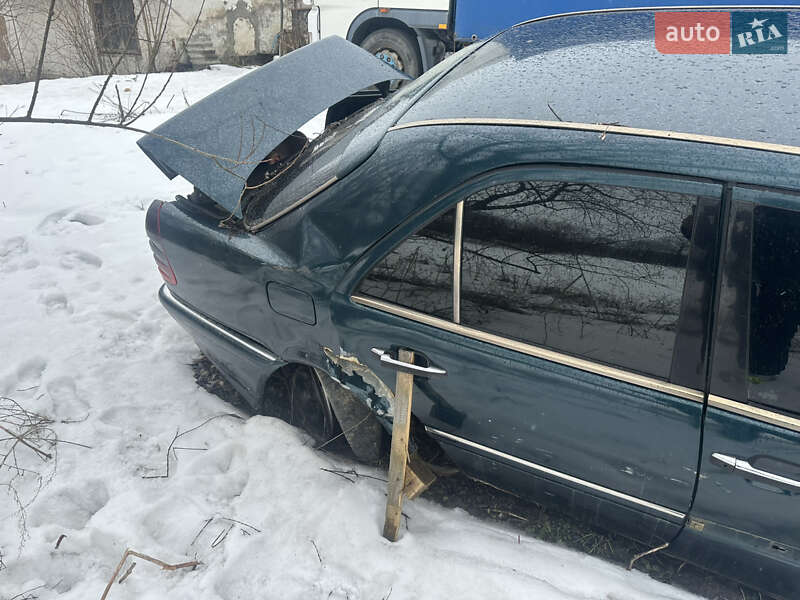 Седан Mercedes-Benz C-Class 1998 в Черновцах