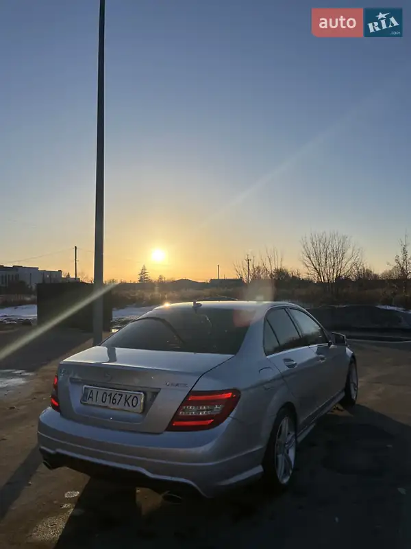 Mercedes-Benz C-Class 2013 VIN WDDGF8BB2CR198239 фото оголошення 9 з 66
