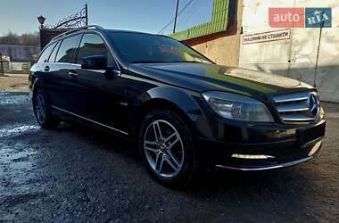 Універсал Mercedes-Benz C-Class 2010 в Кам'янському