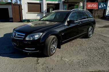 Універсал Mercedes-Benz C-Class 2010 в Кам'янському