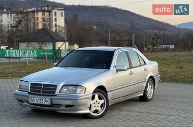 Седан Mercedes-Benz C-Class 1998 в Сваляве
